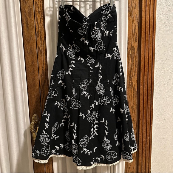 WHBM Black Floral Embroidered Strapless Dress - Picture 6 of 12